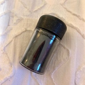 MAC cosmetics pigmented eyeshadow powder